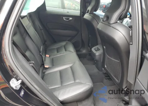 2019 Volvo Xc60 T5 Momentum из США, поврежденный, VIN LYV102DK4KB354413